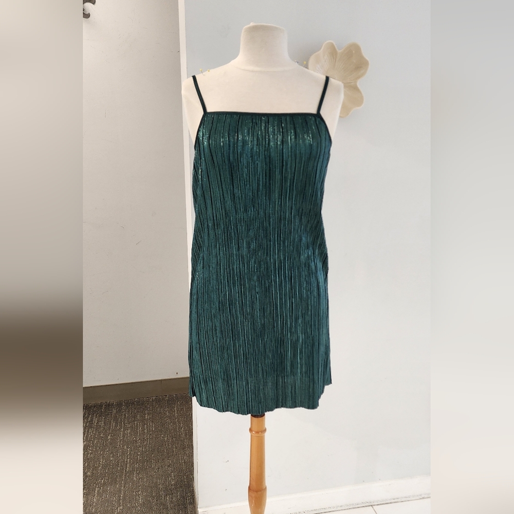 Elegant Green Pleated Dress